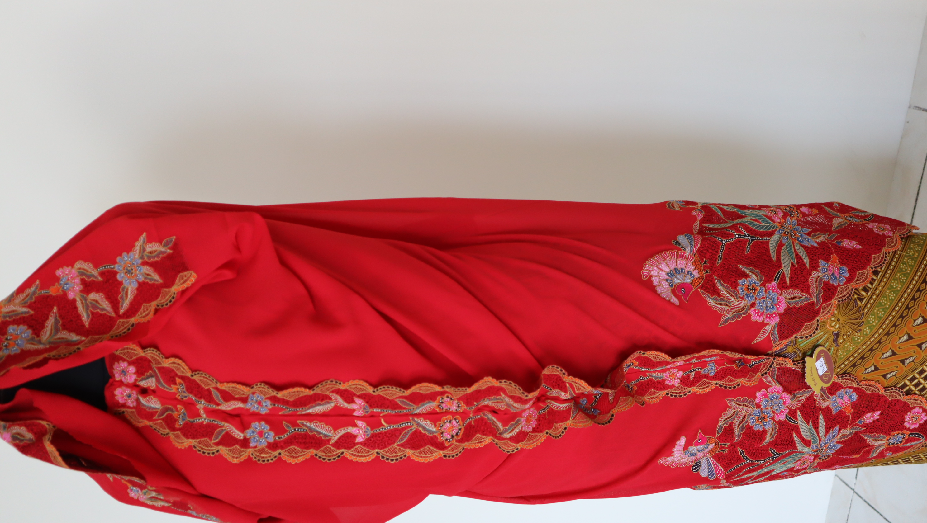 Kebaya Ceruti Warna Merah